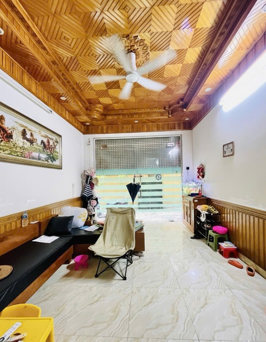 Bán nhà phố Nguyễn Khang, Cầu Giấy - 50m2, 5 tầng, Giá 9.9 tỷ