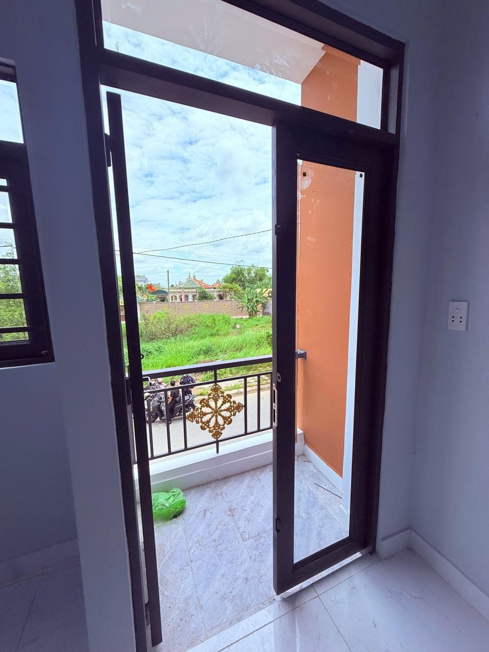 Bán Gấp Nhà 2 Tầng Hóc Môn Giá 549tr - Sổ Riêng, Vị Trí Đẹp
