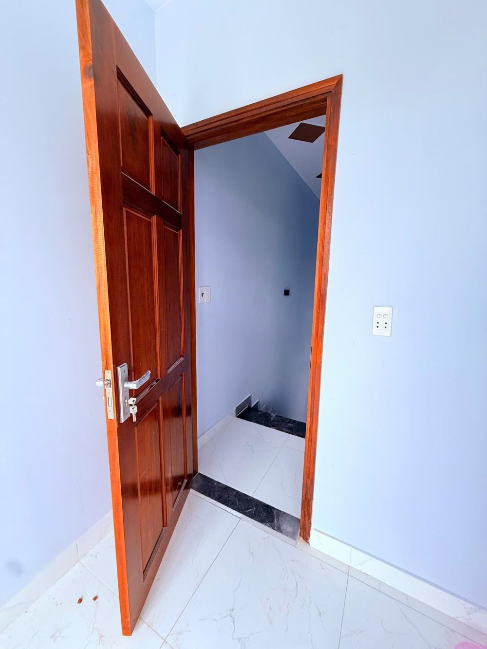 Bán Gấp Nhà 2 Tầng Hóc Môn Giá 549tr - Sổ Riêng, Vị Trí Đẹp