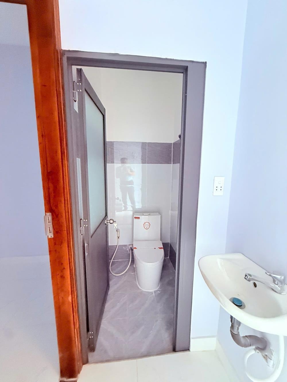 Bán Gấp Nhà 2 Tầng Hóc Môn Giá 549tr - Sổ Riêng, Vị Trí Đẹp