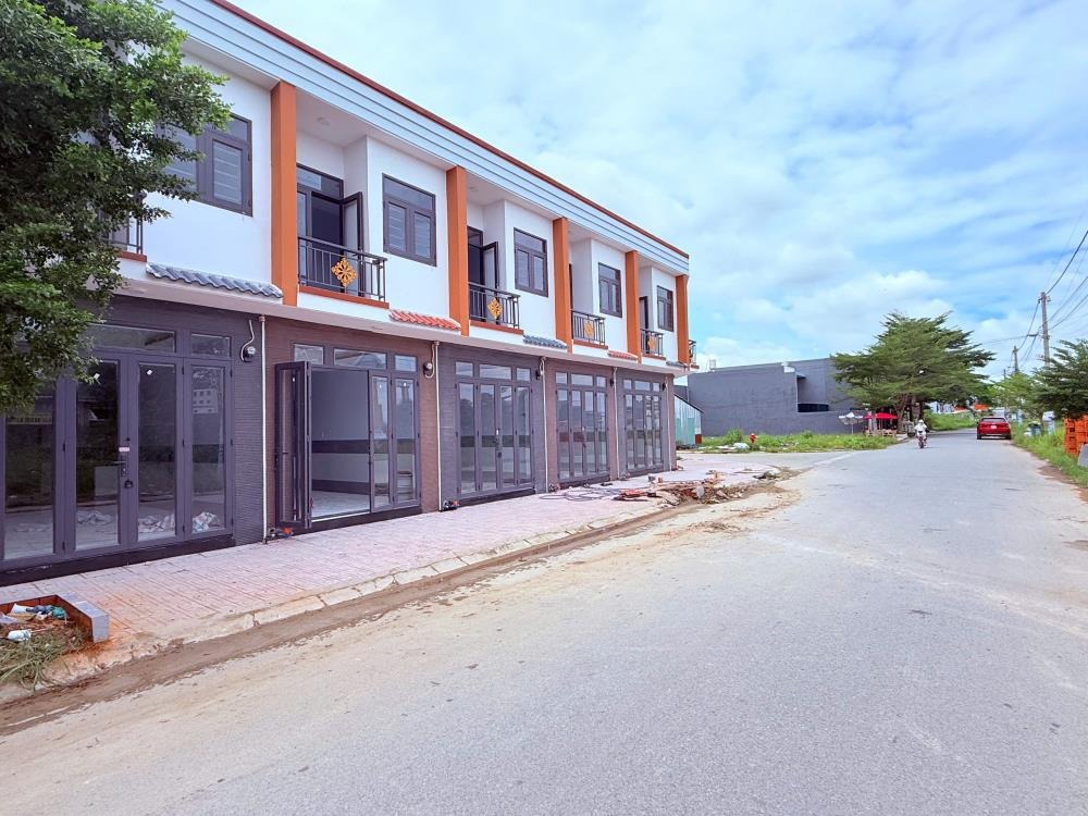 Bán Gấp Nhà 2 Tầng Hóc Môn Giá 549tr - Sổ Riêng, Vị Trí Đẹp
