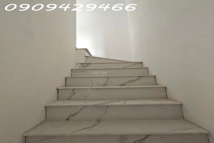 BÁN NHÀ 2 TẦNG- CHIỀU NGANG 4,5M- GẦN CHỢ TÂN THUẬN- NHỈNH 2 TỶ