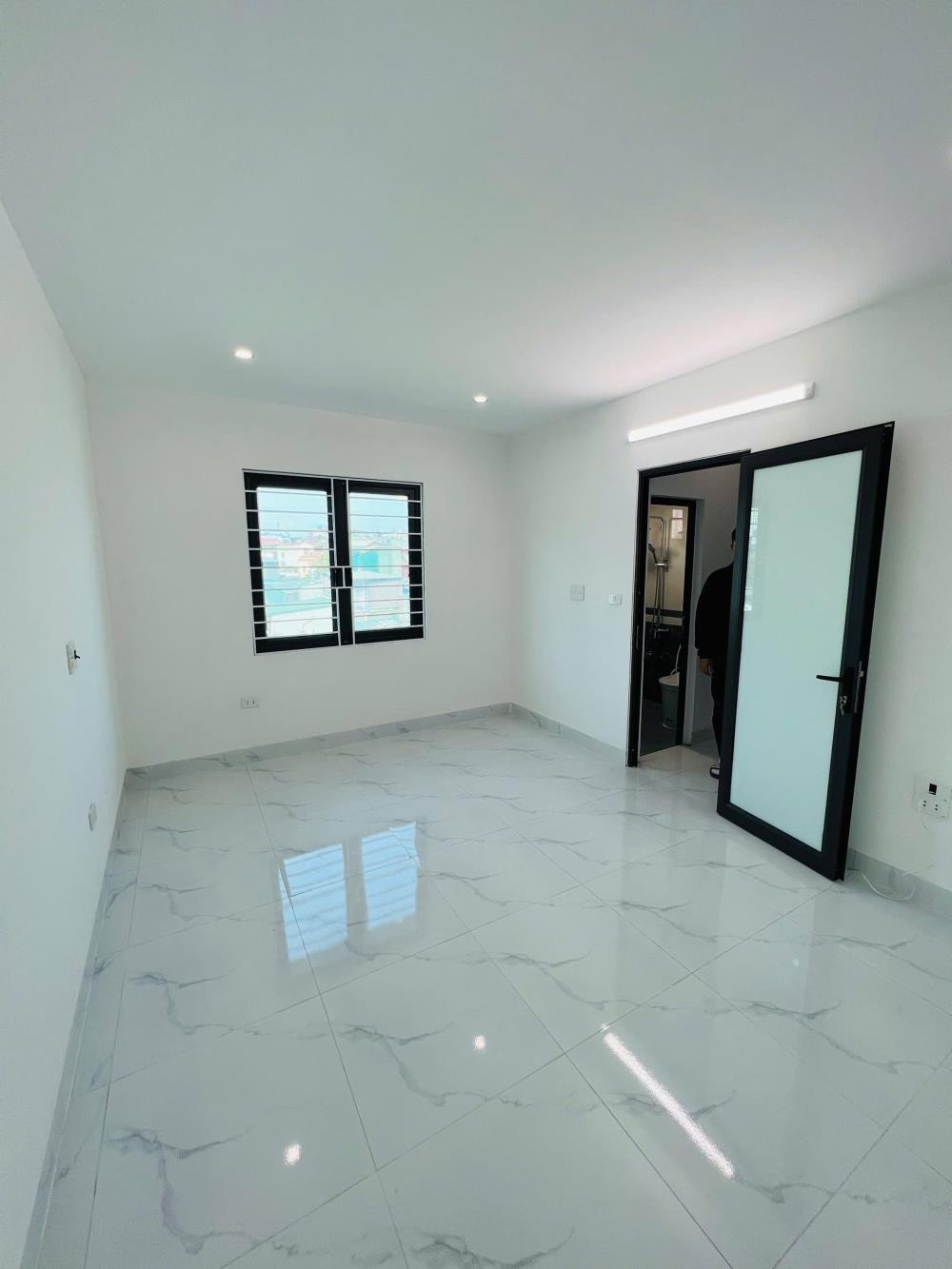 Nhà 4 Tầng Tân Khai - Giá Rẻ, Hiện Đại, Ô Tô Đỗ Cửa