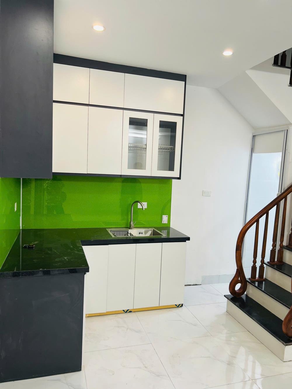 Nhà 4 Tầng Tân Khai - Giá Rẻ, Hiện Đại, Ô Tô Đỗ Cửa