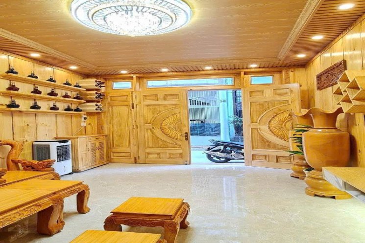 Nhà ốp Gỗ 2 tầng HXH 40m2, Vuông – Đường số 2 QV