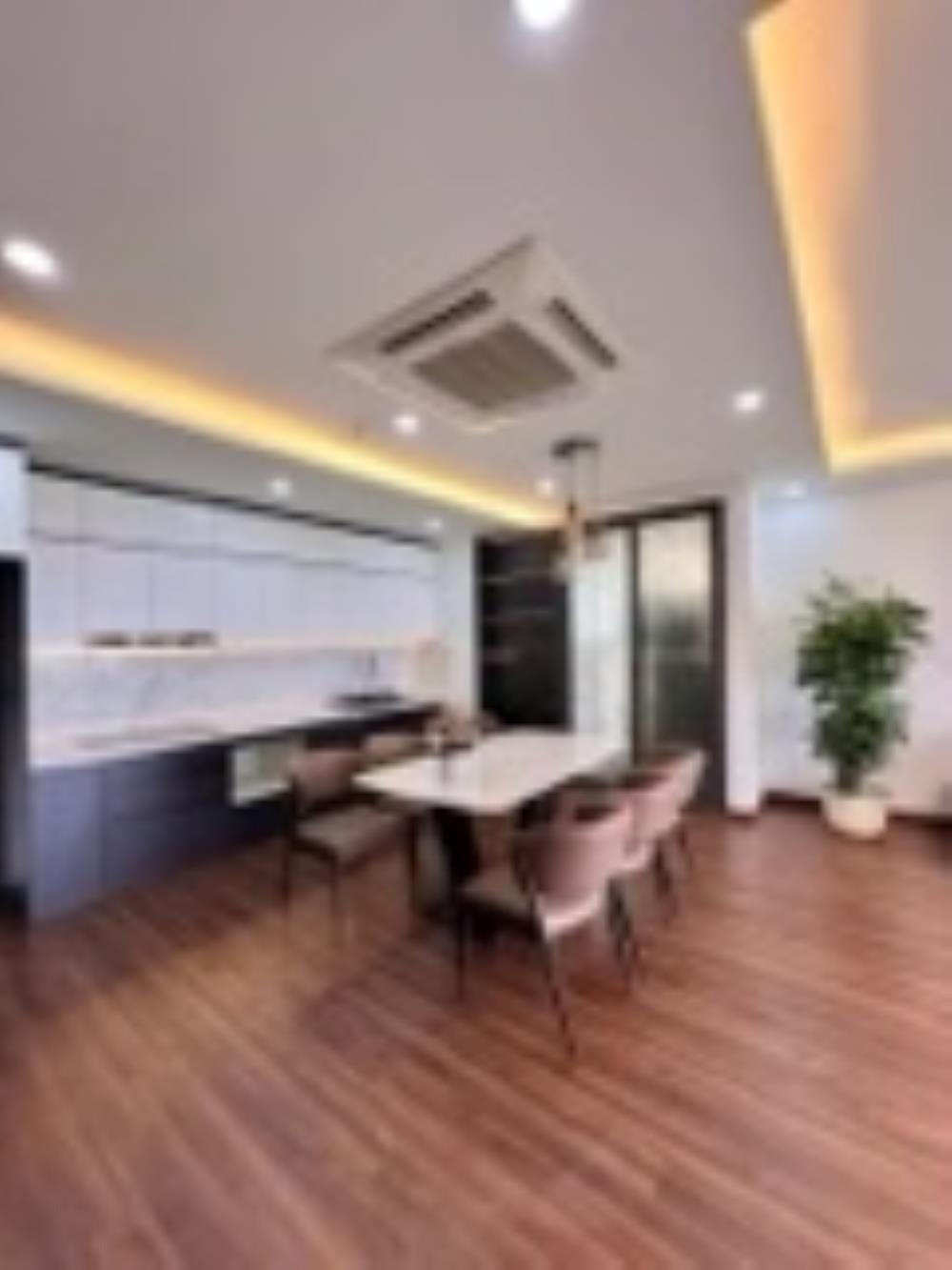 Bán Gấp Chung Cư CT8B Dương Nội 124m2, 3PN, Giá 6 Tỷ 8 - Vị Trí Đẹp