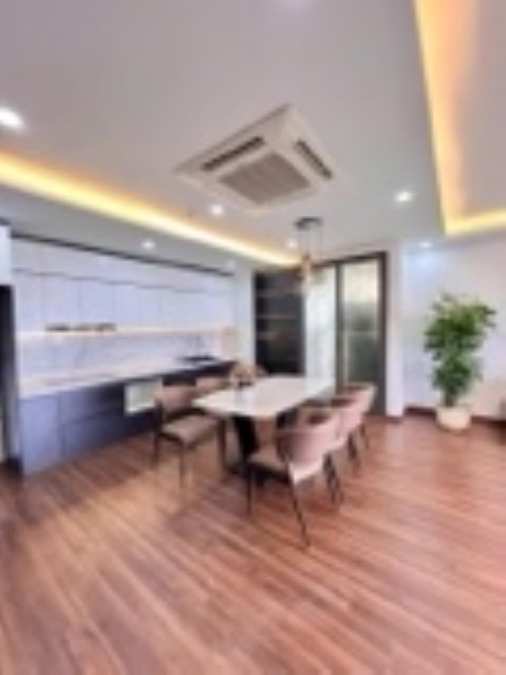 Bán Gấp Chung Cư CT8B Dương Nội 124m2, 3PN, Giá 6 Tỷ 8 - Vị Trí Đẹp
