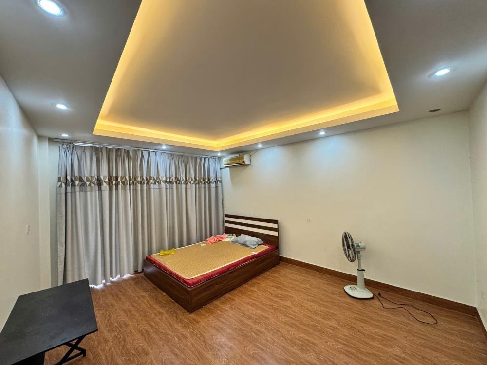 Bán nhà lô góc đấu giá Ngô Thì Nhậm, ô tô vỉa hè, 12m MT, 15 tỷ