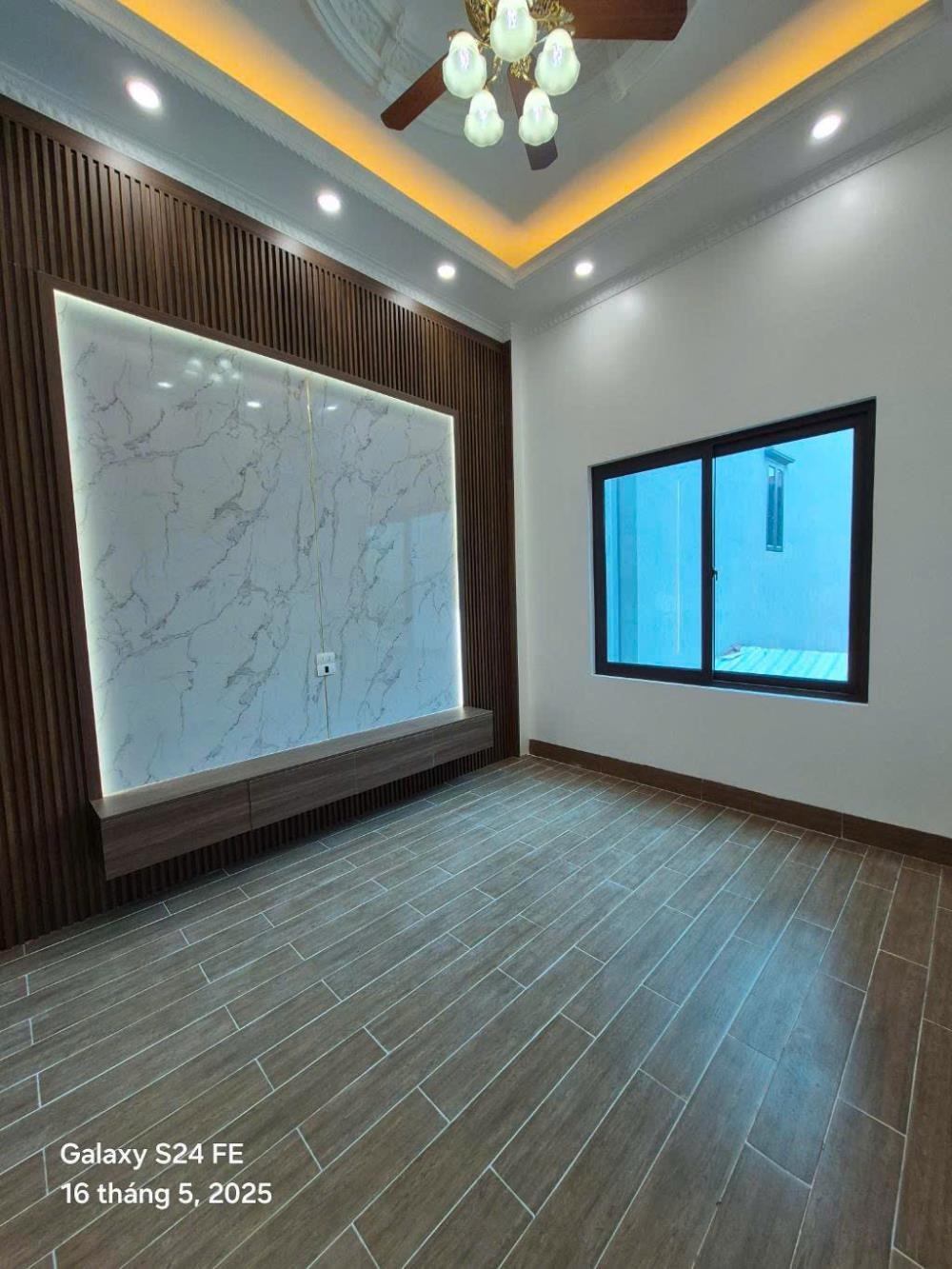 Bán nhà mới xây 60m2 x 4 tầng, giá 5.85 tỷ - Thanh Trì, Hà Nội