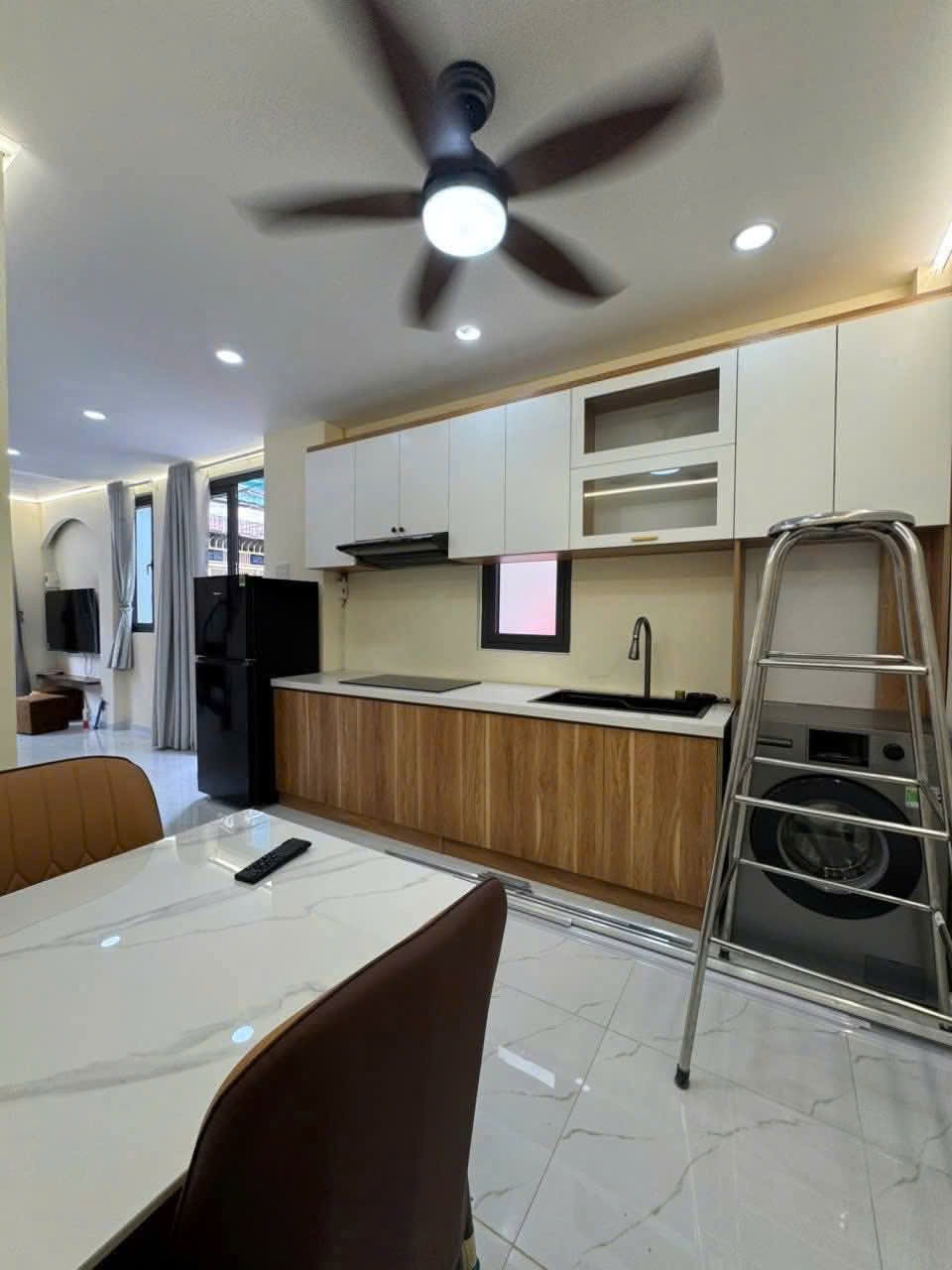Bán nhà Him Lam gần đường đôi, 5 tầng, ô tô tránh, giá 10.5 tỷ