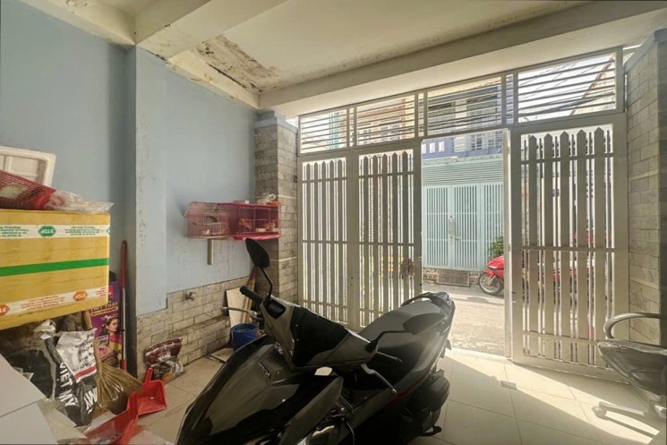 Giảm 150tr! Nhà Nở hậu mỏng 2 tầng HXH 64m2 – Lê Văn Thọ QV