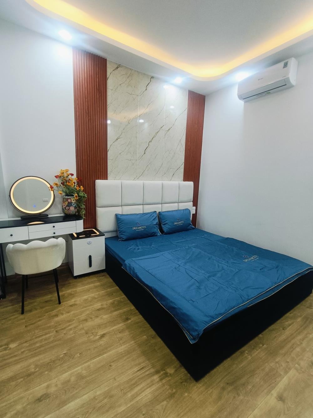Bán Nhà Phố Nguyễn Phúc Lai, Hoàng Cầu - 5 Tầng, Thang Máy, Ngõ Thông