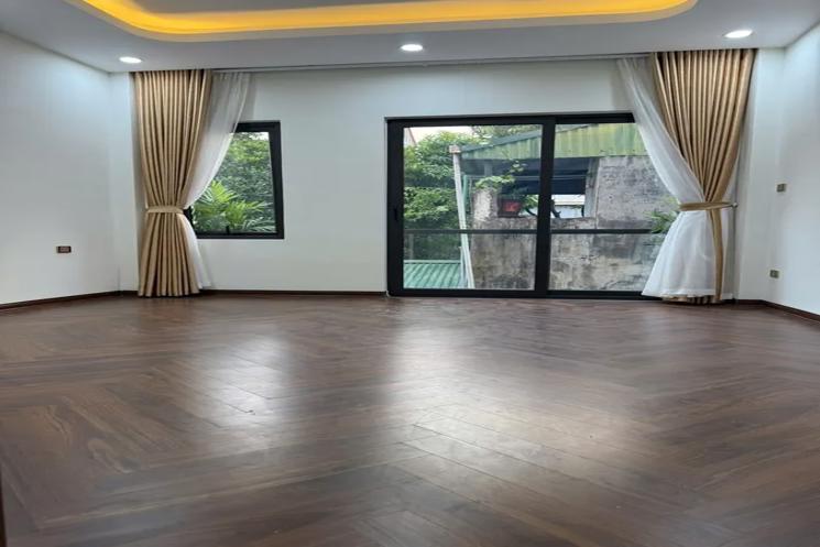 NHÀ ĐẸP Ô TÔ VAÒ  NHÀ Phố Nguyễn Văn Linh 43m2 X 7 Tầng mặt tiền 4.2m, 9.35 tỷ Long Biên