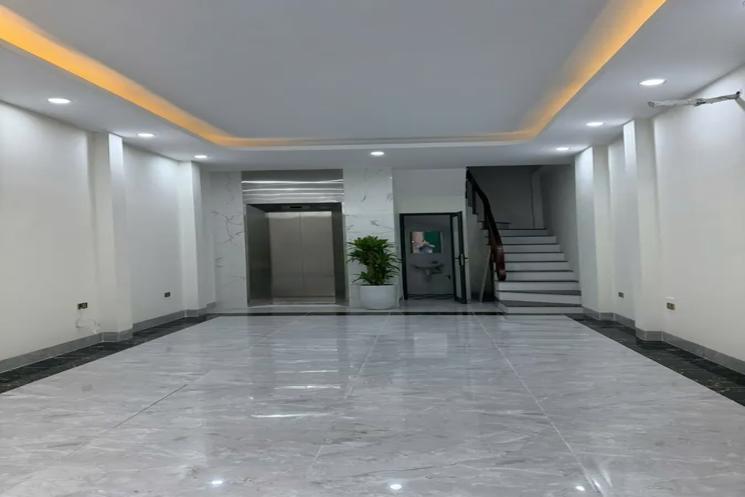 NHÀ ĐẸP Ô TÔ VAÒ  NHÀ Phố Nguyễn Văn Linh 43m2 X 7 Tầng mặt tiền 4.2m, 9.35 tỷ Long Biên
