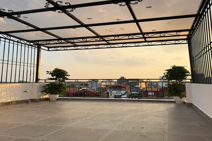 NHÀ ĐẸP Ô TÔ VAÒ  NHÀ Phố Nguyễn Văn Linh 43m2 X 7 Tầng mặt tiền 4.2m, 9.35 tỷ Long Biên