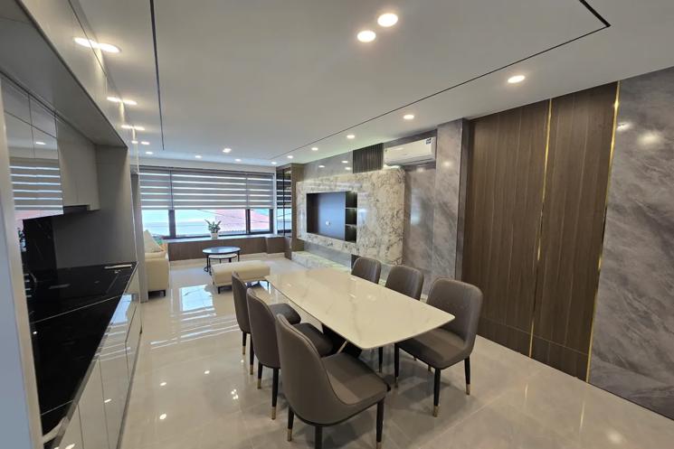 NHÀ MỚI BÁT KHỐI VÀO Bát Khối 41m2  7 Tầng mặt tiền 3.9m, 10.95 tỷ Long Biên