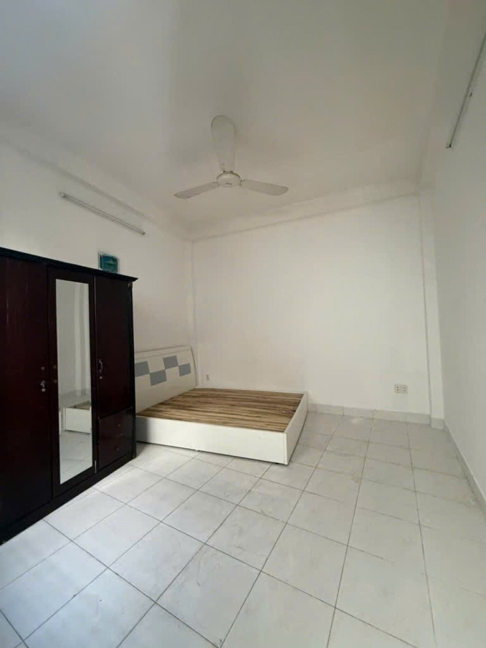 🏡 Nhà Nở Hậu 4 Tầng, HXH 90m2, Nguyễn Văn Công, Q.V - Giảm 220TR!
