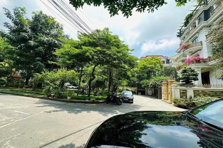 SIÊU PHẨM BIỆT THỰ VƯỜN ĐÀO - TÂY HỒ.
SIÊU VIP -CĂN NHÀ CHỈ GIÀNH CHO GIỚI GIÀU VÀ GIỚI TINH HOA