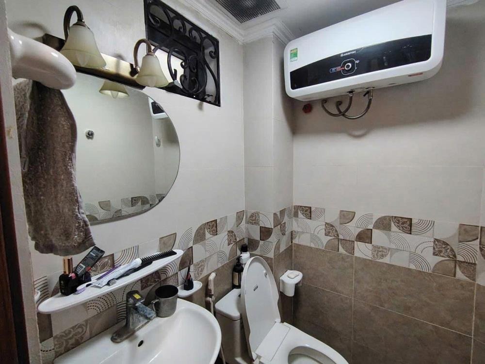 Mặt Phố Tôn Đức Thắng - Đống Đa - 5 Tầng - Kinh Doanh Sầm Uất