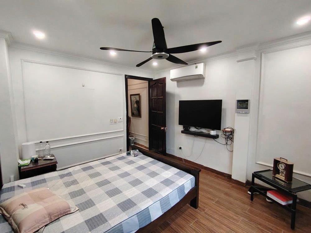 Mặt Phố Tôn Đức Thắng - Đống Đa - 5 Tầng - Kinh Doanh Sầm Uất