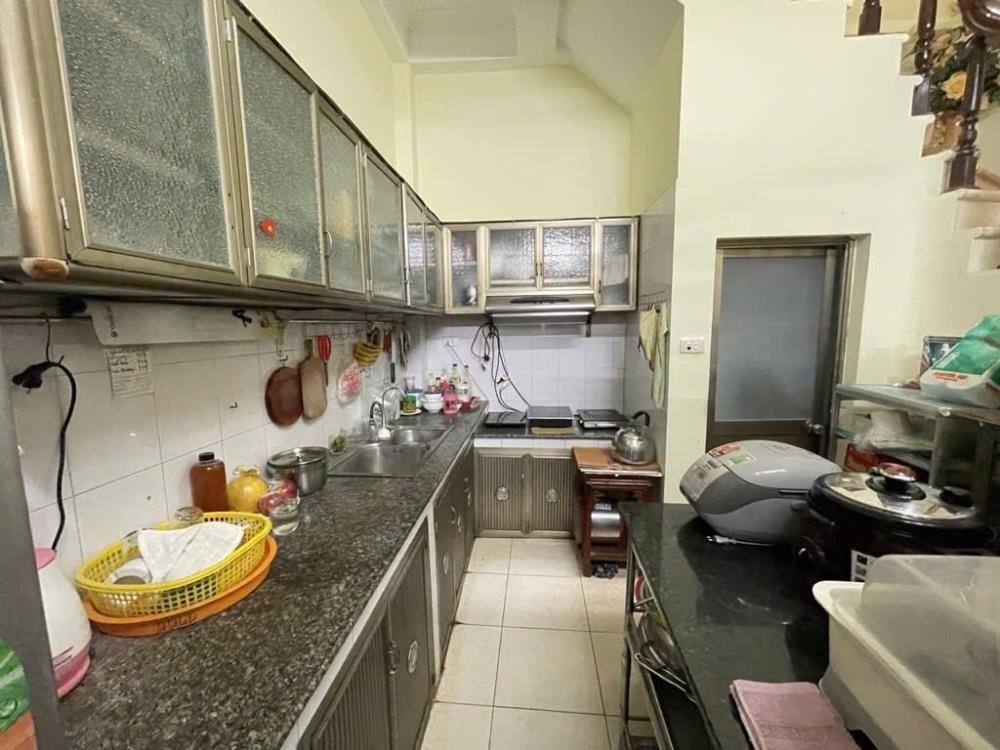 Bán nhà Nghi Tàm diện tích lớn, ngõ thông thoáng, tiềm năng phát triển