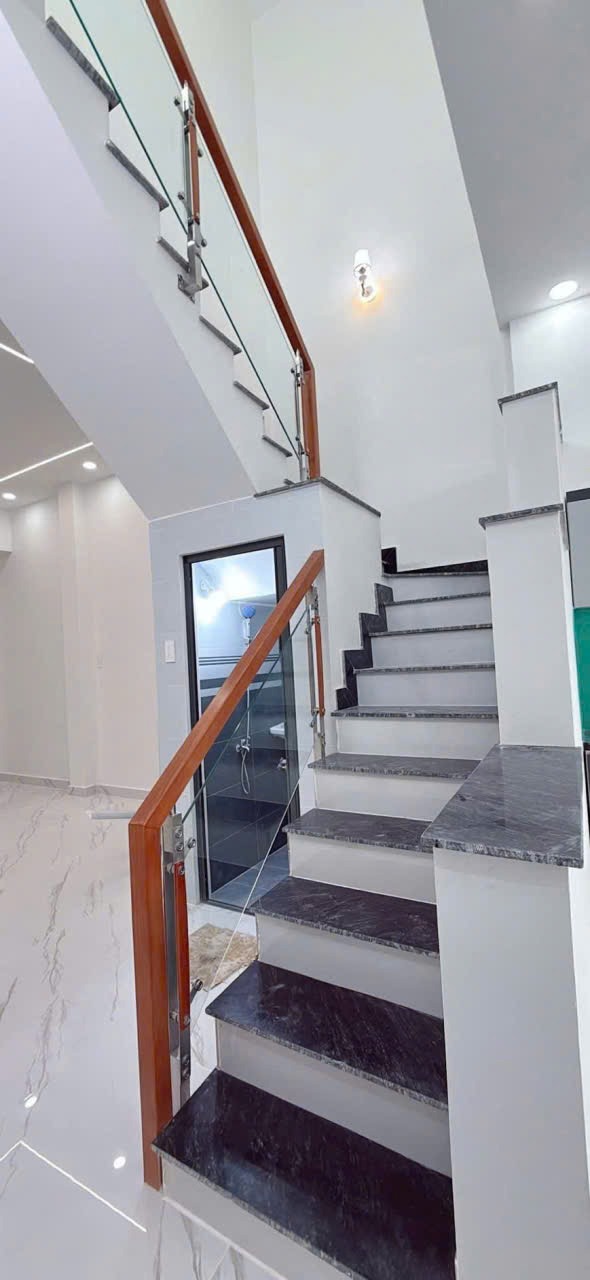 Nhà 2 Tầng, 2 Mặt Tiền, Bình Tân - 6.95 Tỷ - Pháp Lý Sổ Hồng Riêng