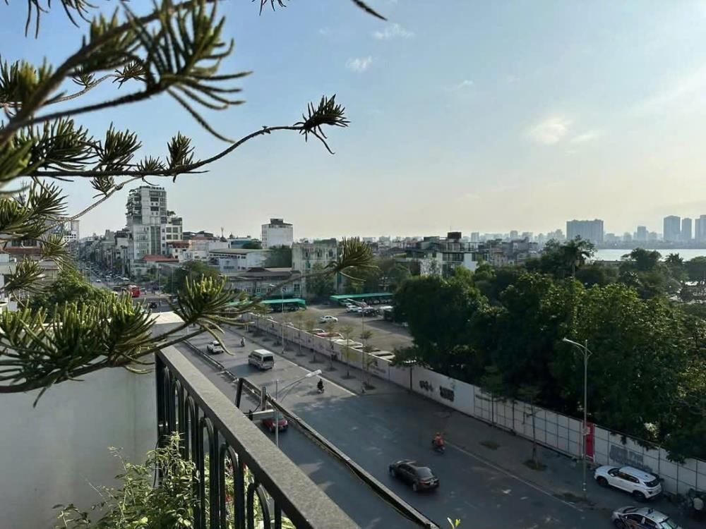 Bán tòa nhà CHDV 7 tầng, Mặt phố Tây Hồ, View Hồ Tây - Lợi nhuận cao