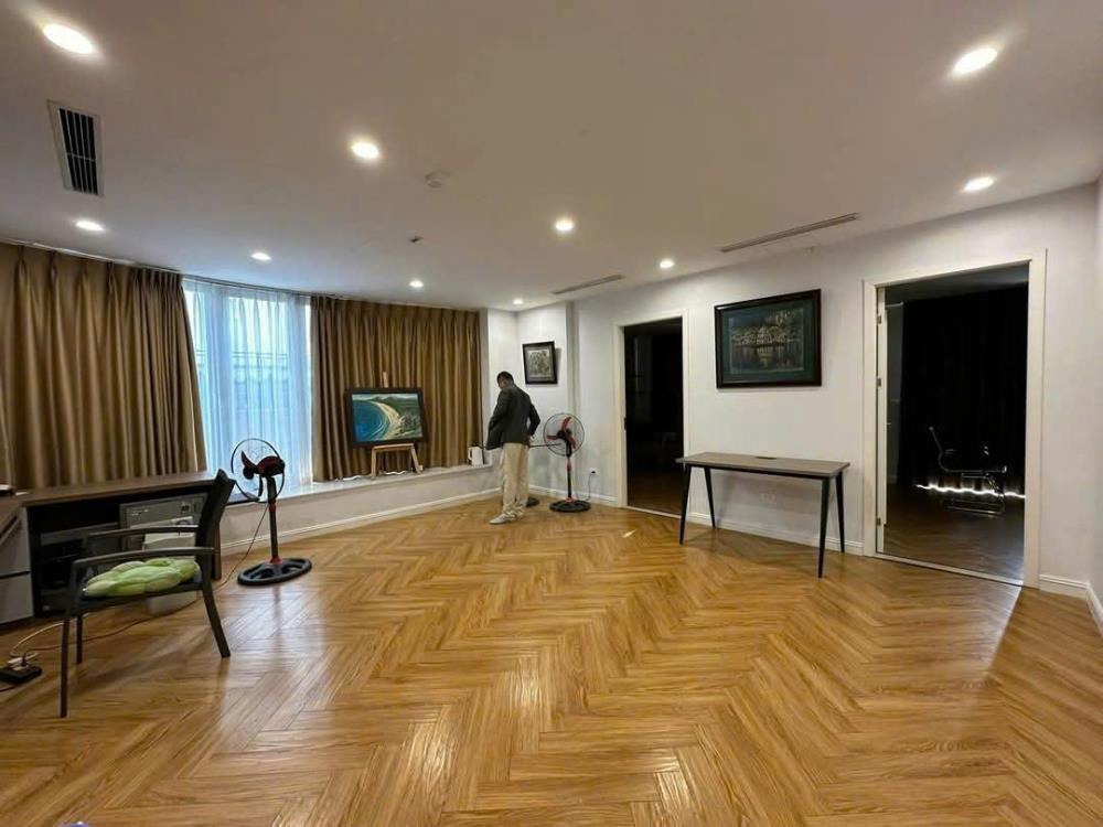 Bán tòa nhà CHDV 7 tầng, Mặt phố Tây Hồ, View Hồ Tây - Lợi nhuận cao