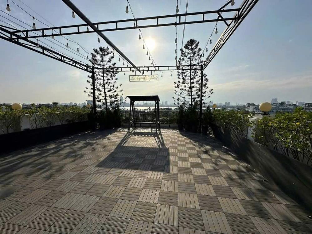 Bán tòa nhà CHDV 7 tầng, Mặt phố Tây Hồ, View Hồ Tây - Lợi nhuận cao