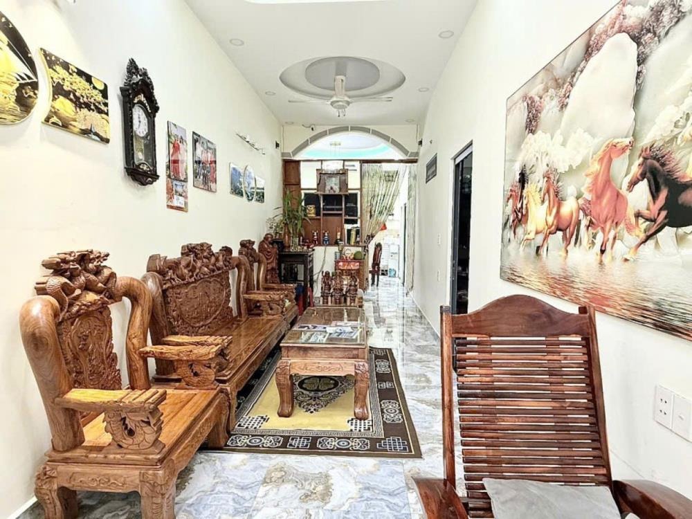 Nhà Nở Hậu HXH 130m2, Tặng GPXD - Nguyên Hồng, Quận Bình Thạnh | Giá 7.5 tỷ