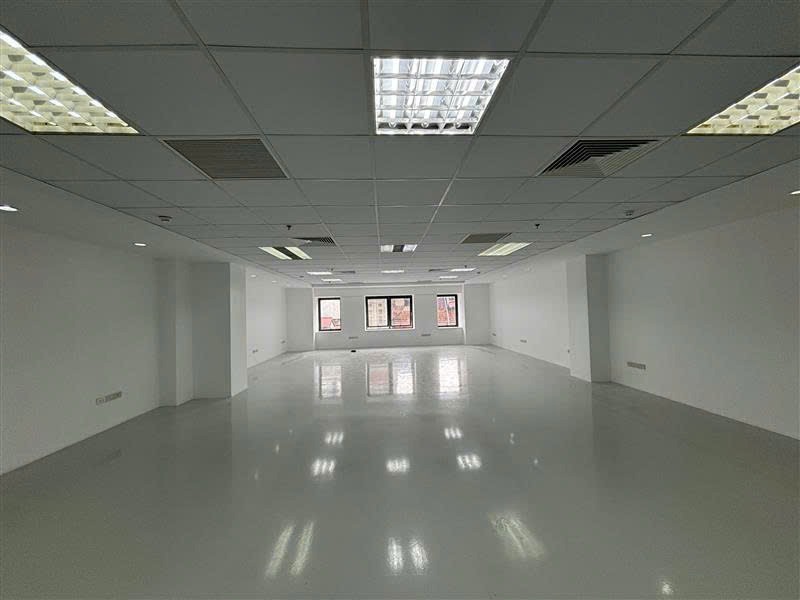 Bán tòa nhà 9 tầng mặt đường Đại La 270m2 - Vị trí đẹp, full GPXD