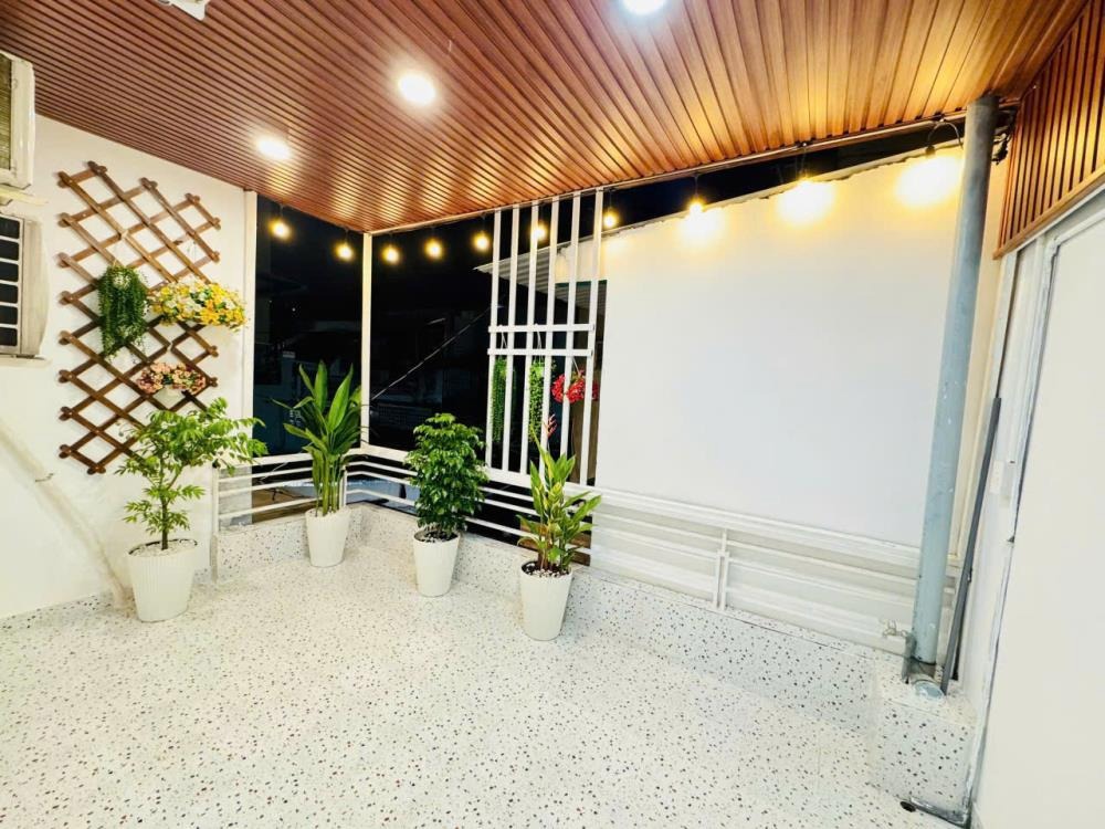 Nhà phố Tân Bình - 5.7 tỷ - 1 trệt 1 lầu - Xe hơi đỗ cửa - Ni Sư Huỳnh Liên