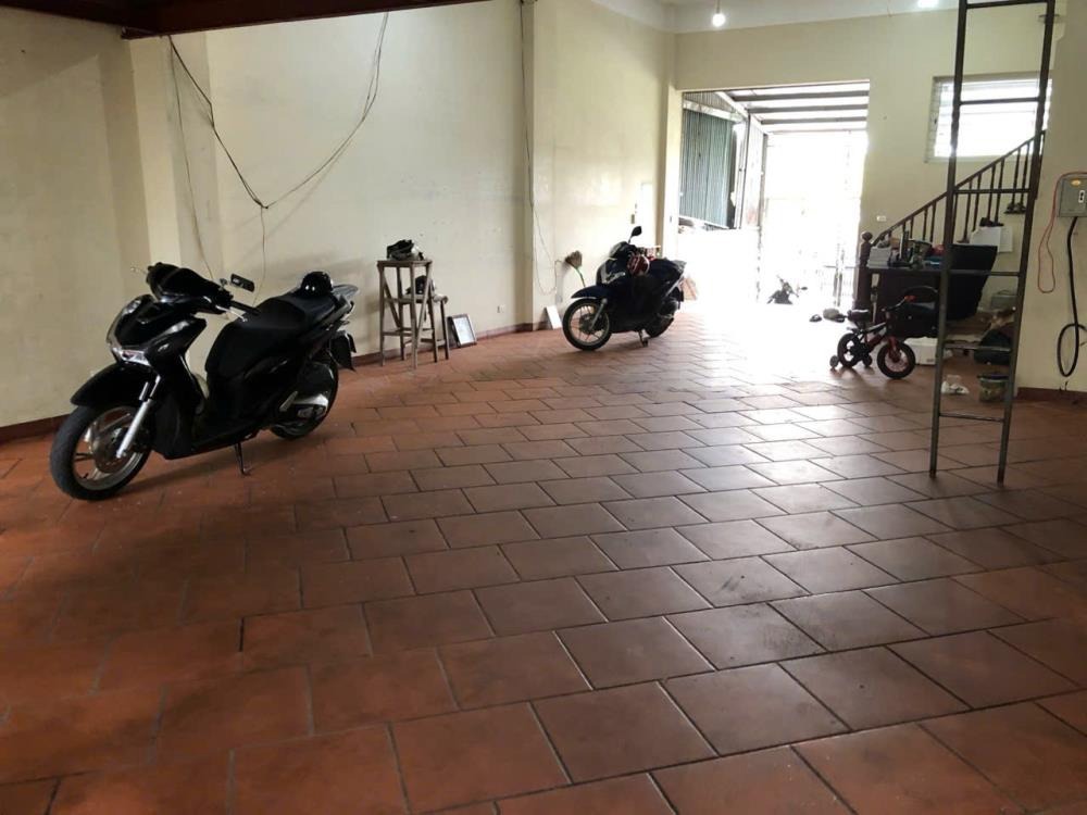 Cho thuê tầng hầm & tầng 1 tòa nhà 5 tầng, số 15 Bát Khối, Long Biên - Giá Tốt