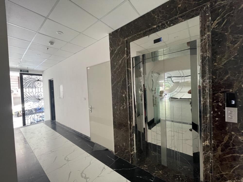 Bán Nhà Phố Dương Khuê - 180m2, 10 Tầng, Lô Góc 3 Mặt Tiền - Giá 93 Tỷ