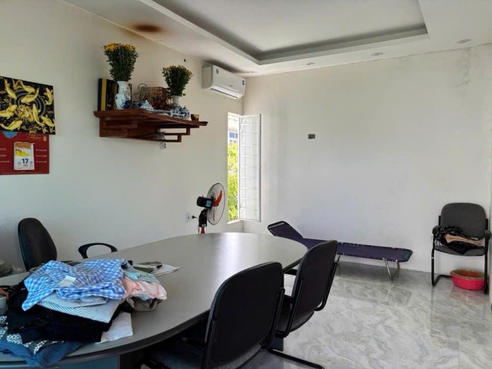 Bán nhà mặt phố Nguyễn Chí Thanh - 400m2, Góc 3 Mặt, Vị trí Vip