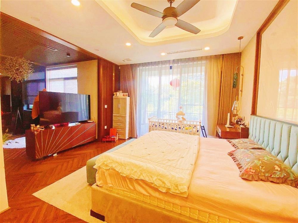 Bán Biệt Thự Hiện Đại Tây Hồ - 116m², MT 16m, 5 Tầng, Thang Máy
