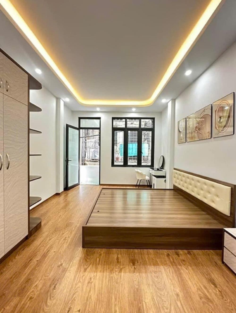 Bán nhà Quận 3 - 5 Tầng, 55m2, Đỗ Xe Hơi Trước Cửa - Giá 9.9 Tỷ