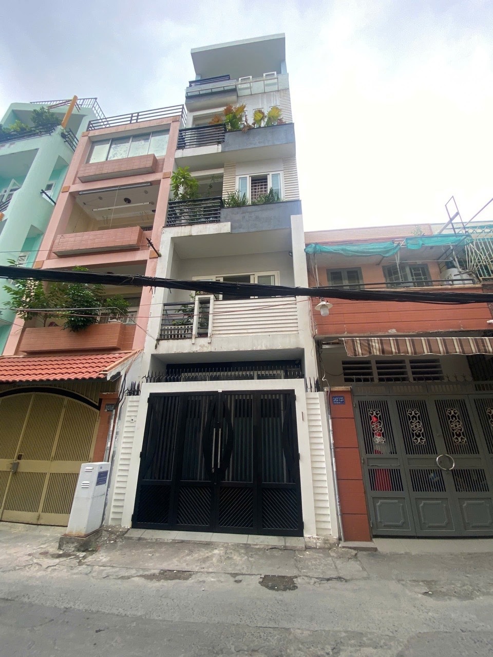 Bán Nhà Quận 3 - 5 Tầng, 4.1x18m, Giá 19.8 Tỷ - Vị Trí Đắc Địa