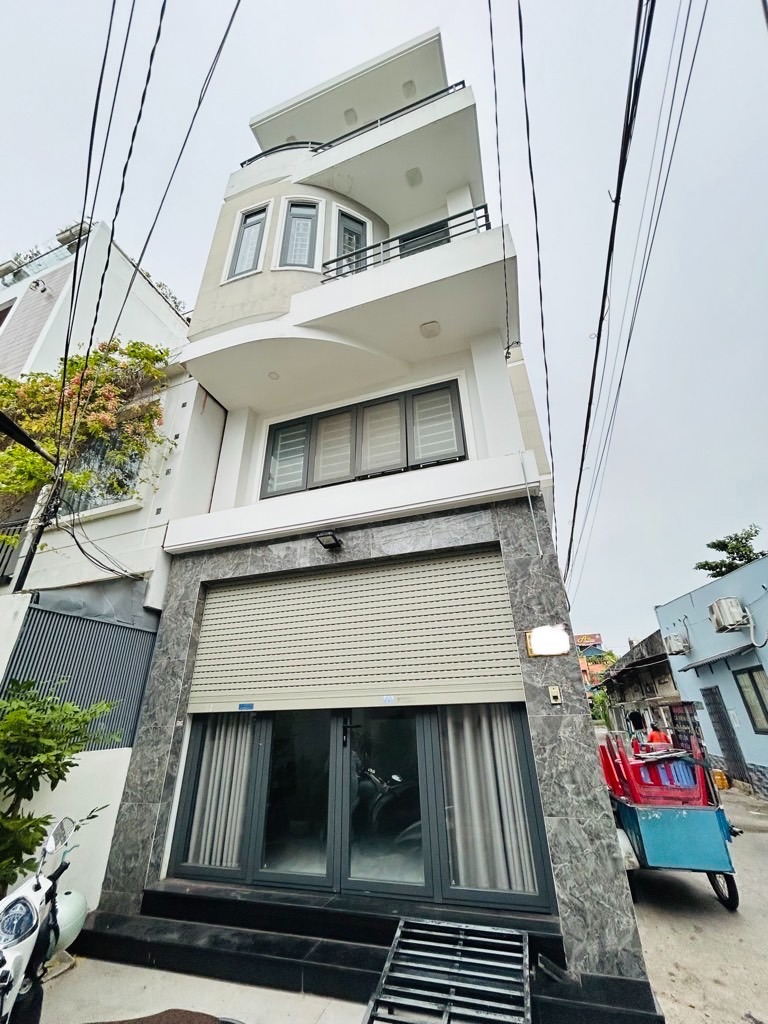 Bán Nhà HXH Quận 7 - 56.2m2 - 4PN - Giá 10.8 Tỷ - Vị Trí Đắc Địa