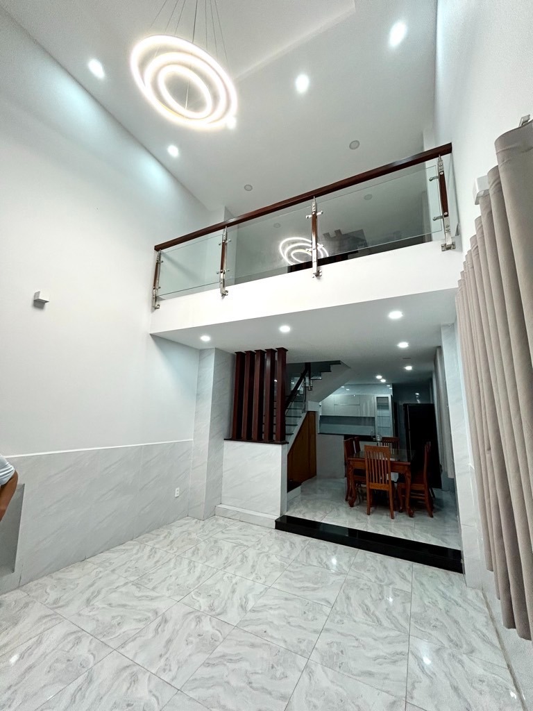 Bán Nhà HXH Quận 7 - 56.2m2 - 4PN - Giá 10.8 Tỷ - Vị Trí Đắc Địa
