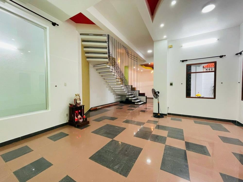 Biệt Thự 3 Tầng Hiện Đại - Nguyễn An Ninh, BT - 210m2 - Giá 30 Tỷ