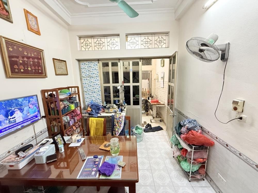 Bán nhà Trương Định 34m2 - Ngõ Nông, Gần Ô Tô, Giá Tốt