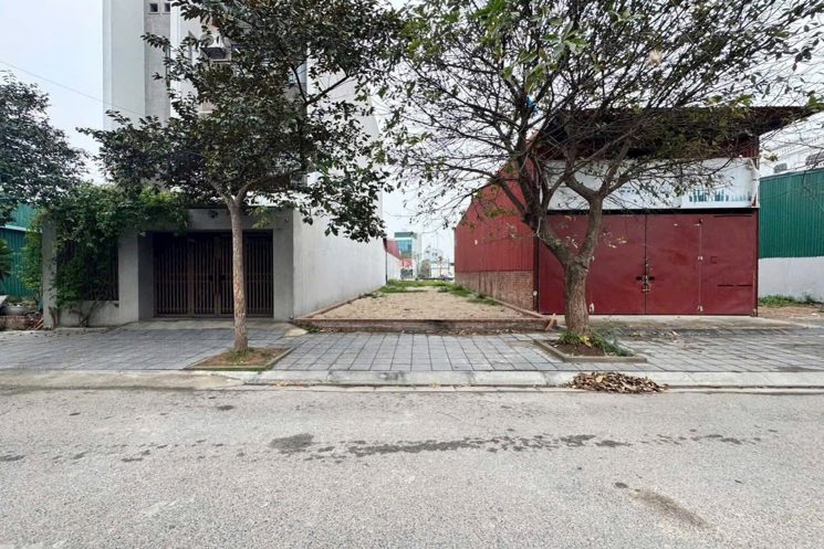  Giá Rẻ - Vị Trí Đẹp - Gia Chủ Cần Bán  Băng 2 Đường Lê Hữu Tựu - Liền Kề Kđt Nguyên Khê