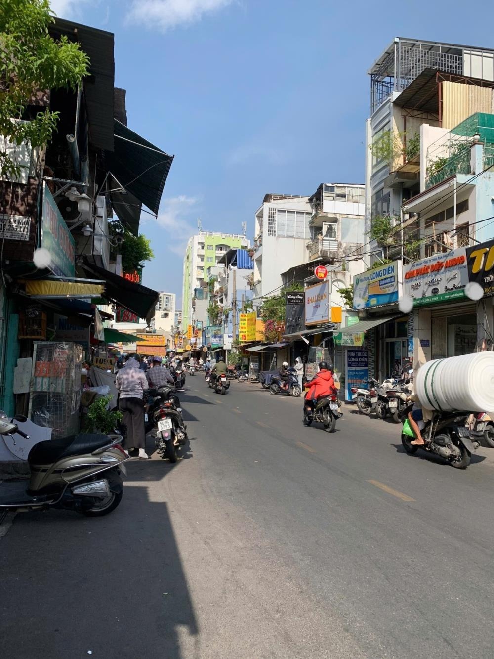 Nhà Mặt Tiền Quận 5 - Vị Trí Vàng Kinh Doanh - Giá Thương Lượng