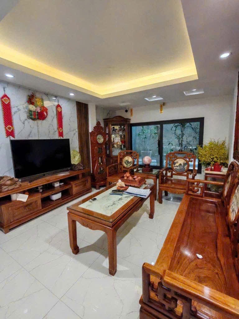 Bán nhà Khu Đền Lừ - 45m2, Giá 10.5 Tỷ - Ngõ Thông Thoáng, Kinh Doanh Tốt