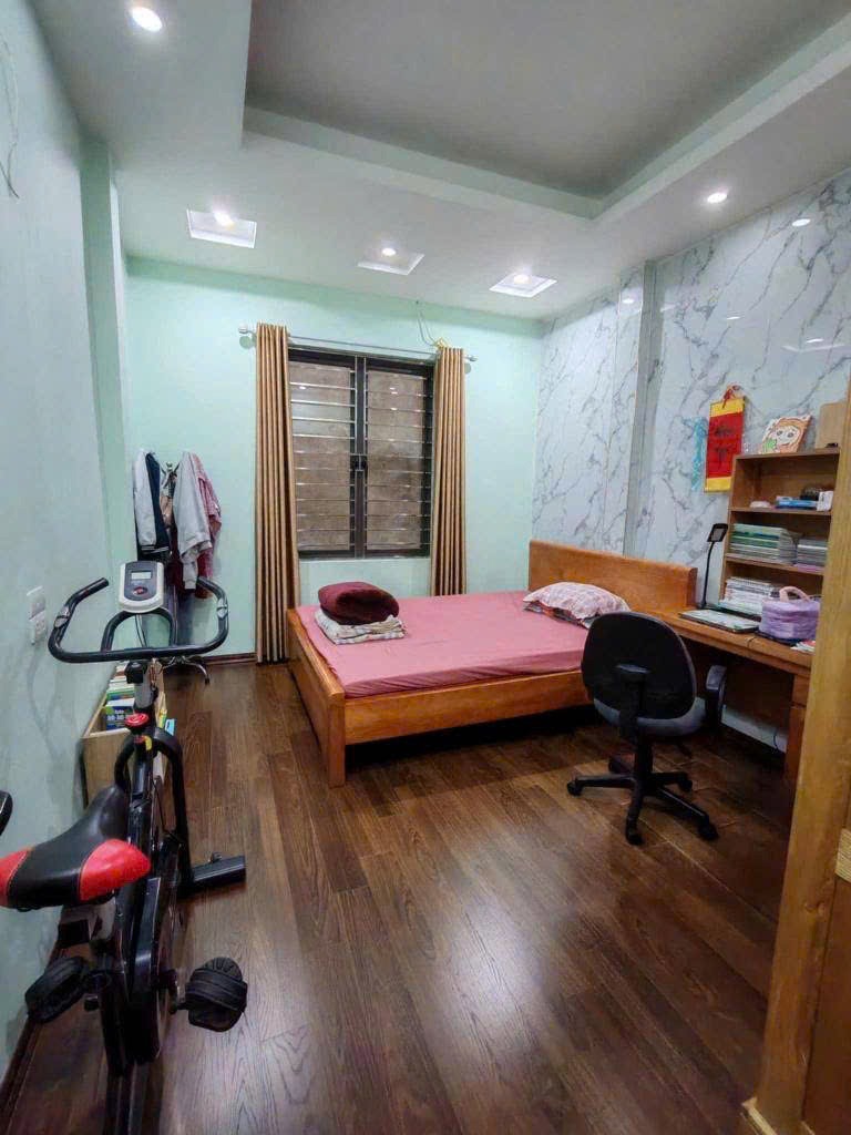 Bán nhà Khu Đền Lừ - 45m2, Giá 10.5 Tỷ - Ngõ Thông Thoáng, Kinh Doanh Tốt
