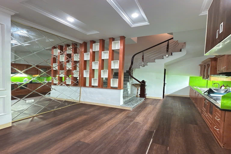 30.8m² Ngọc Thụy – MT 3.5m – 5 Tầng – Nhà Mới 90% – Full Nội Thất – 6.65 Tỷ