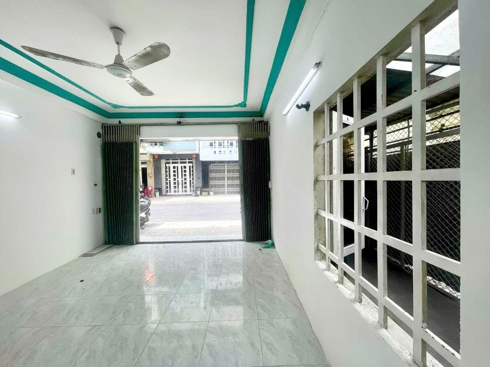 Cho Thuê Kiot Lý Chiêu Hoàng - Giá Chỉ 3.9 Triệu/Tháng | Vị Trí Đắc Địa