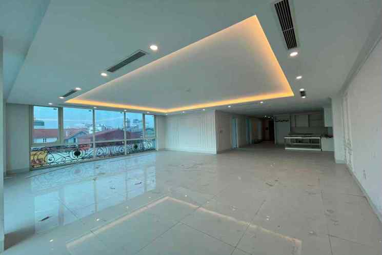 bán toà nhà văn phòng mặt phố Ngọc Thuỵ 240m x 8tầng, mặt tiền 9m, thông sàn kinh doanh