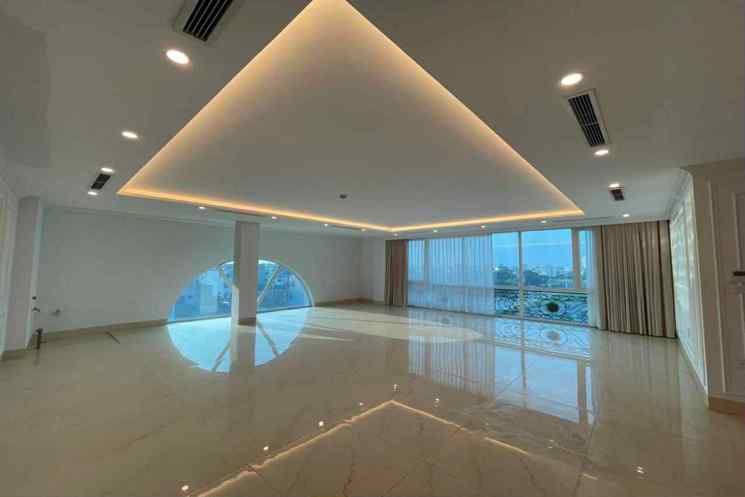 bán toà nhà văn phòng mặt phố Ngọc Thuỵ 240m x 8tầng, mặt tiền 9m, thông sàn kinh doanh